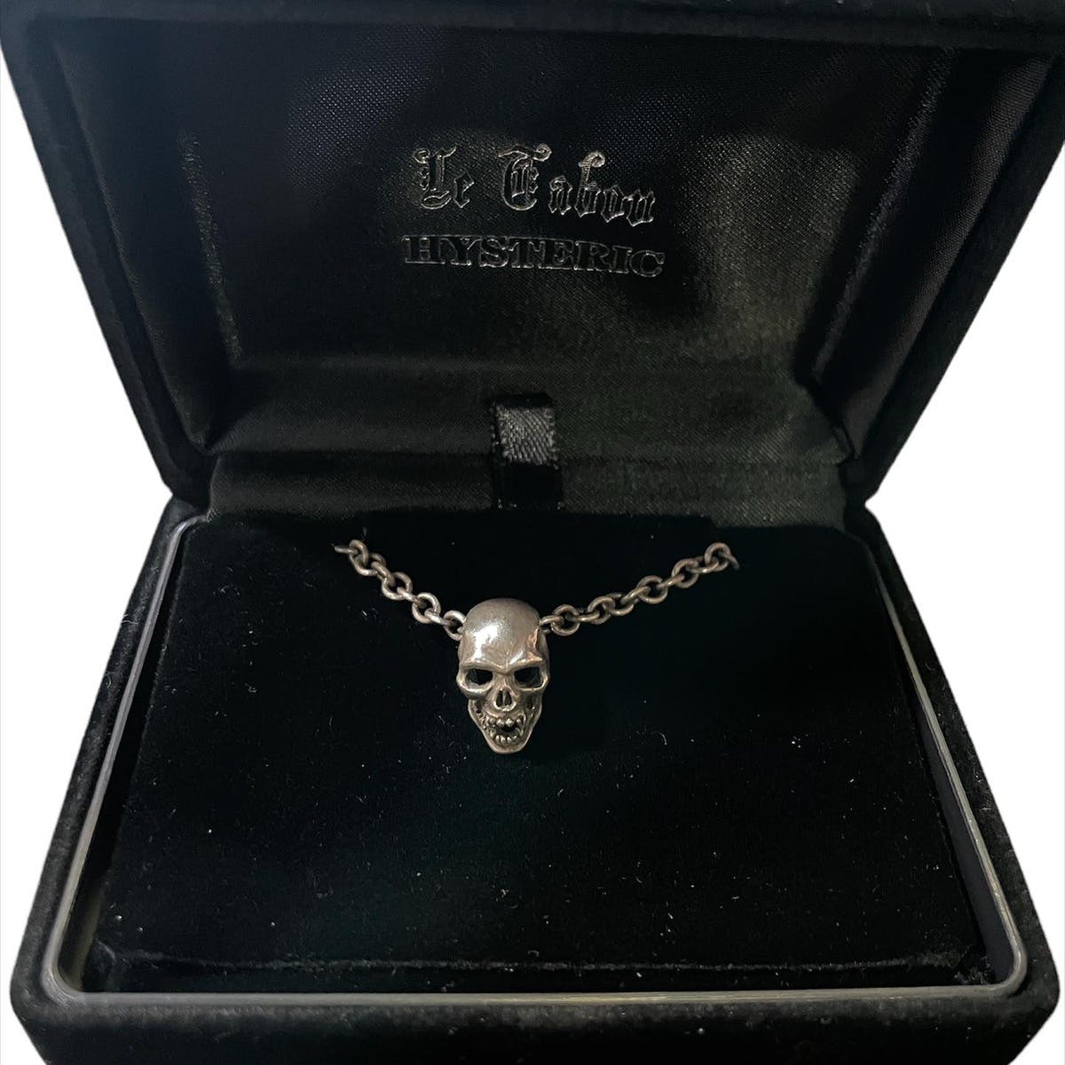 Hysteric Glamour Hysteric x Le Tabou Skull Necklace | smileygarms |  REVERSIBLE