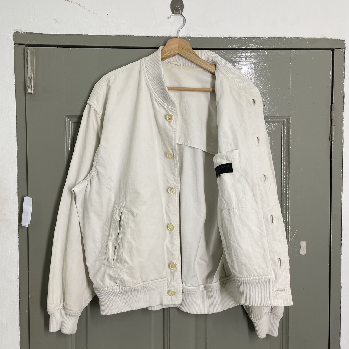 オフホワイト スニーカーに Bomber Jacket In CottonWith 関送無 Unisex Bomber Jacket #AlohaSocialDistancing White – ALOHA