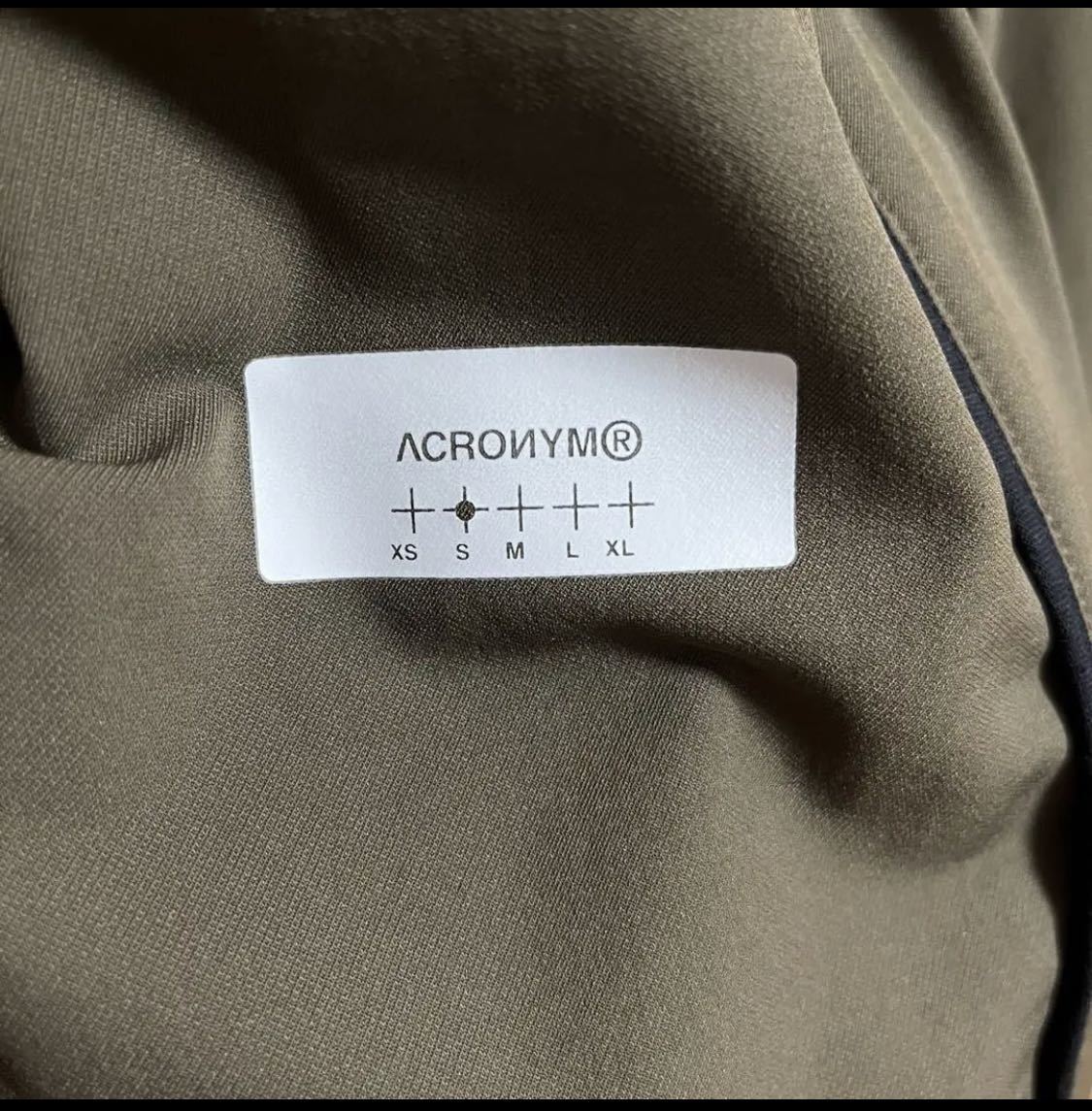 ACRONYM J72-DS | uboraan | REVERSIBLE