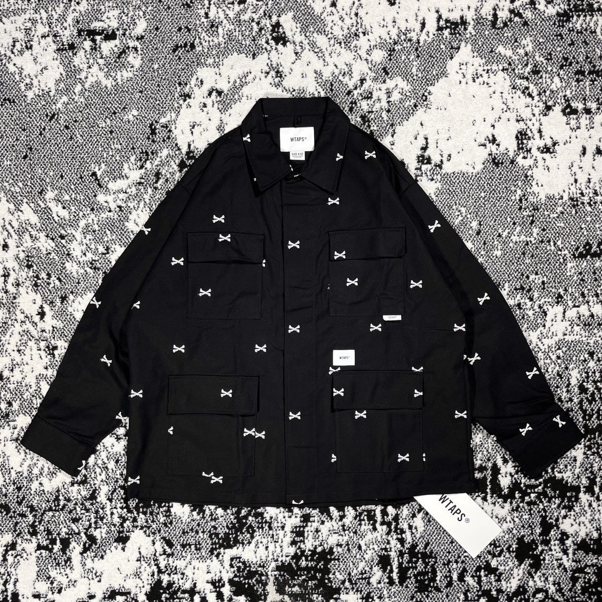 WTAPS WTAPS JUNGLE LS 01 CROSSBONE EMBROIDERY JACKET 2022 | prgoodzstock |  REVERSIBLE