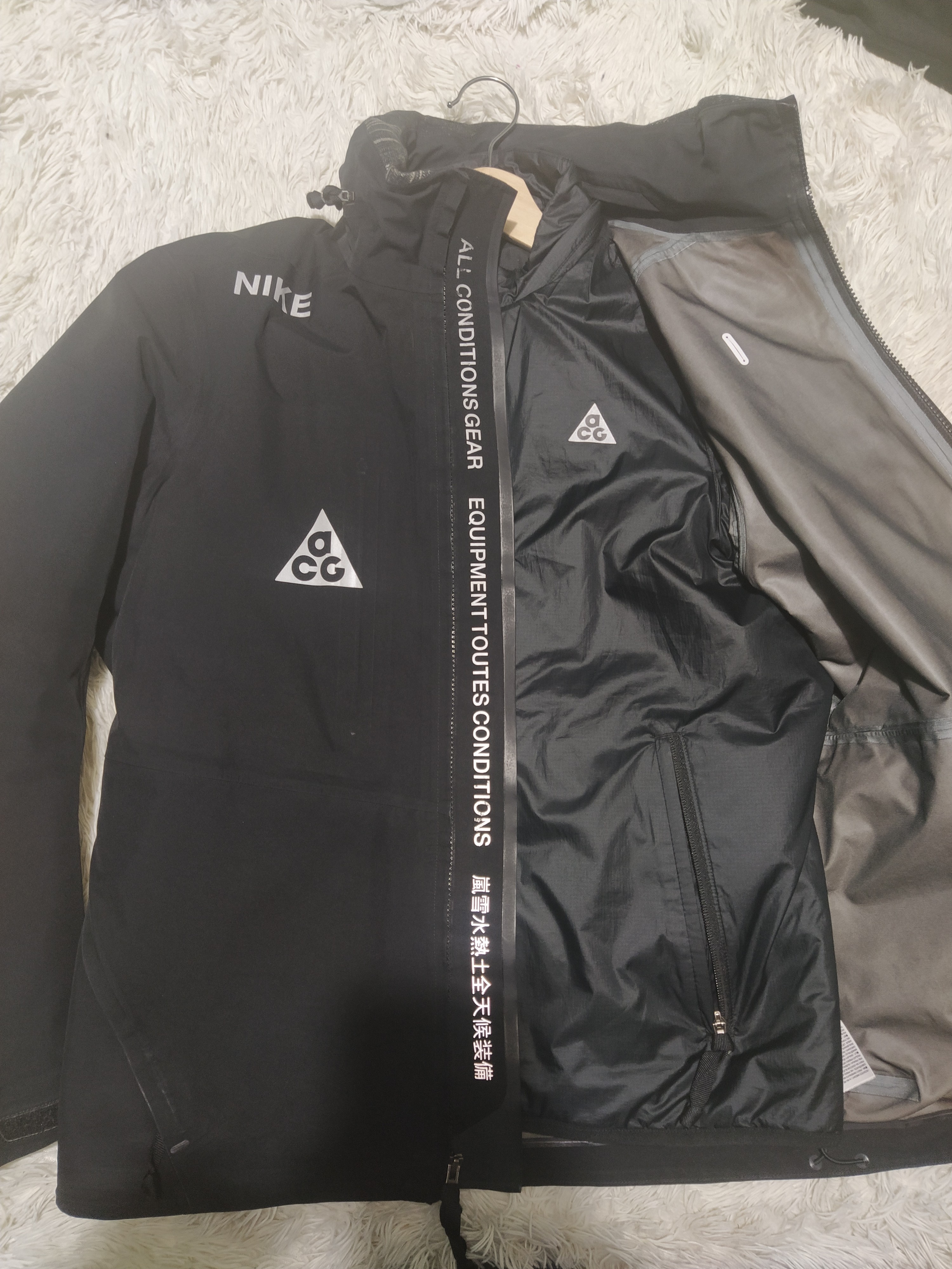 nike acg 2 in 1 jacket black