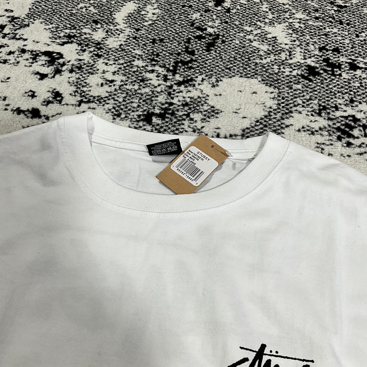 Stüssy STUSSY FUZZY DICE TEE IN WHITE - XL | prgoodzstock | REVERSIBLE