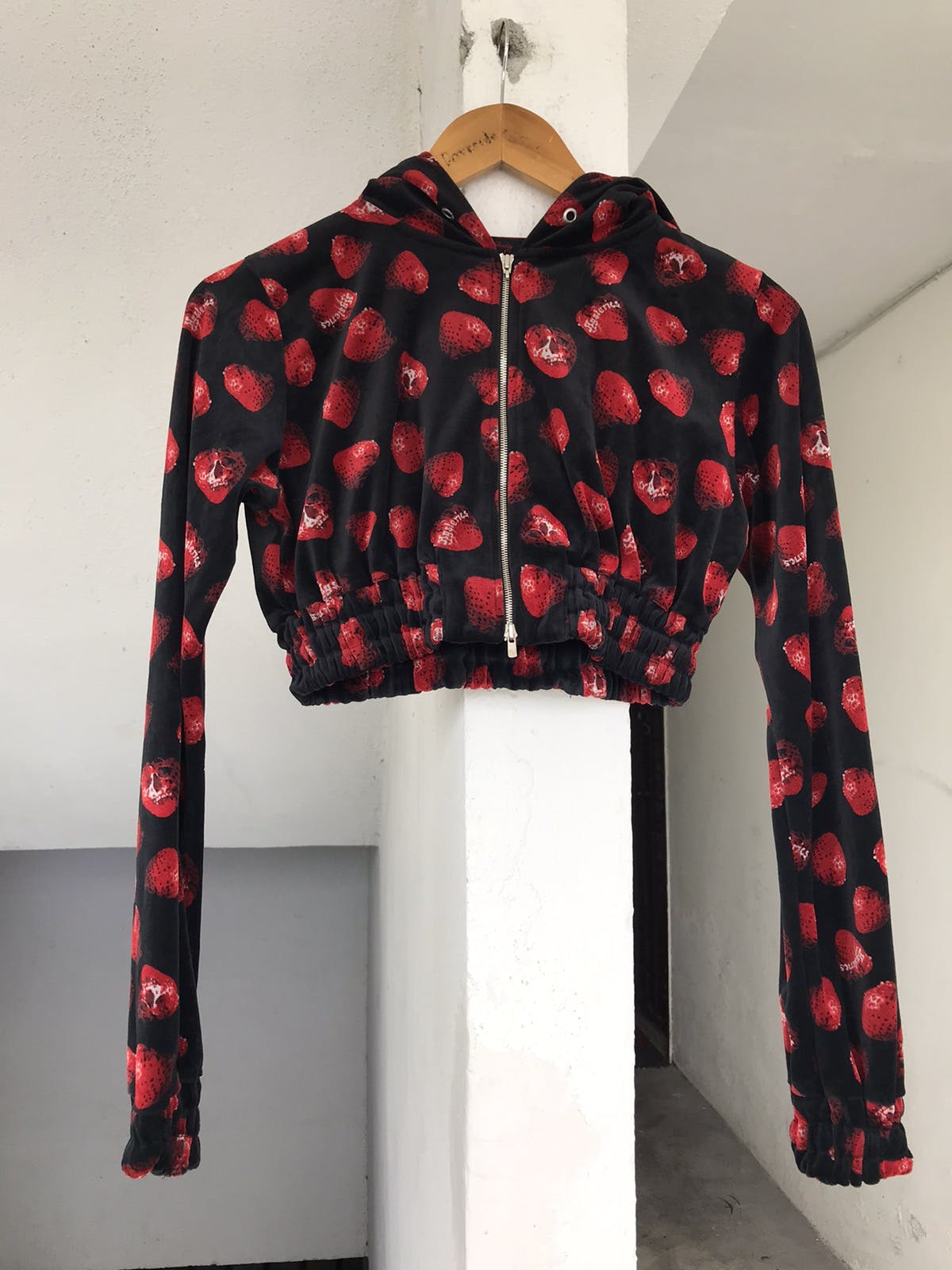 トップス HYSTERIC GLAMOUR skull berry hoodie S Sweatshirt Hysteric Glamour Black size S International in