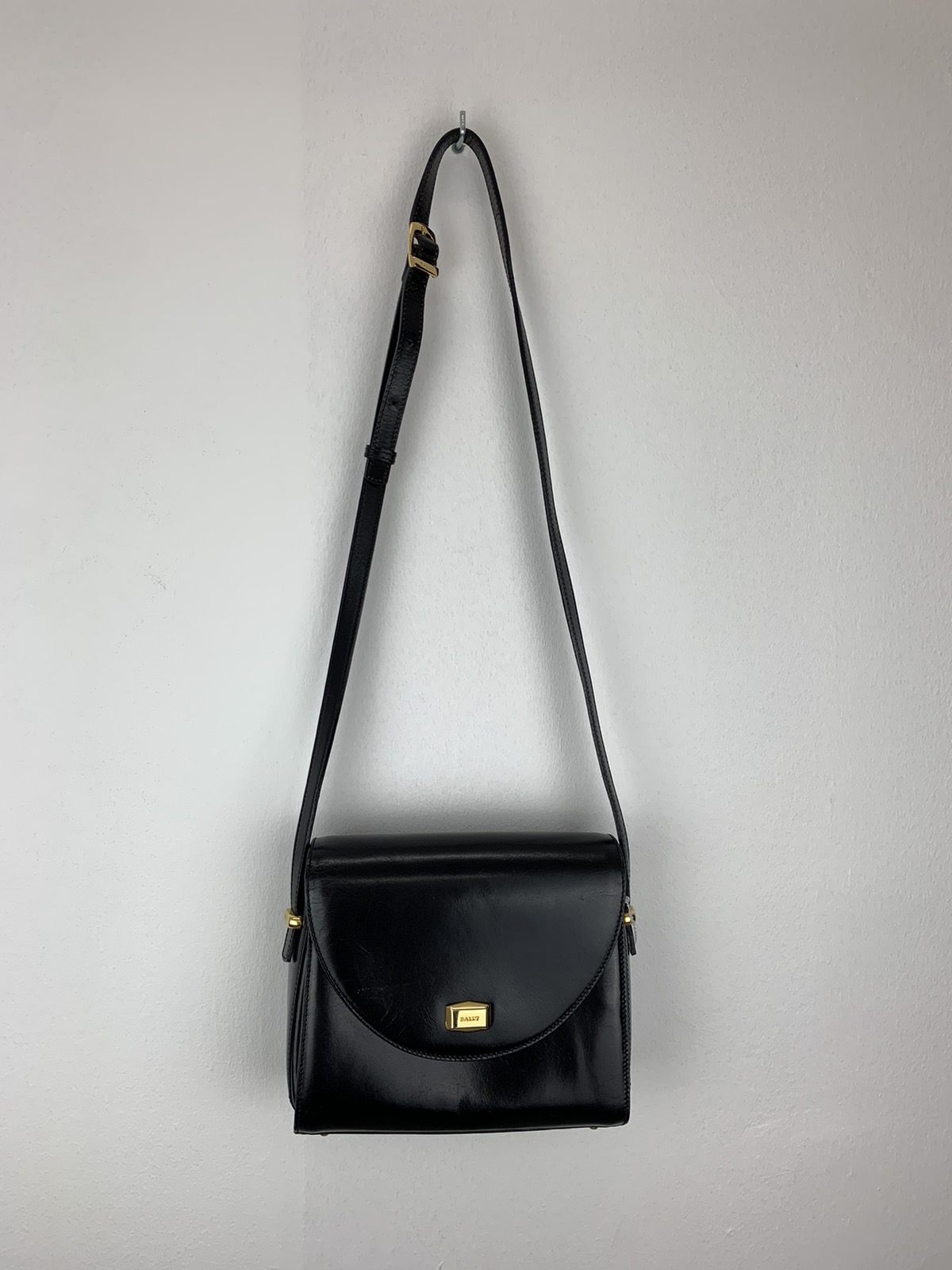 Bally vintage black newest leather handbag