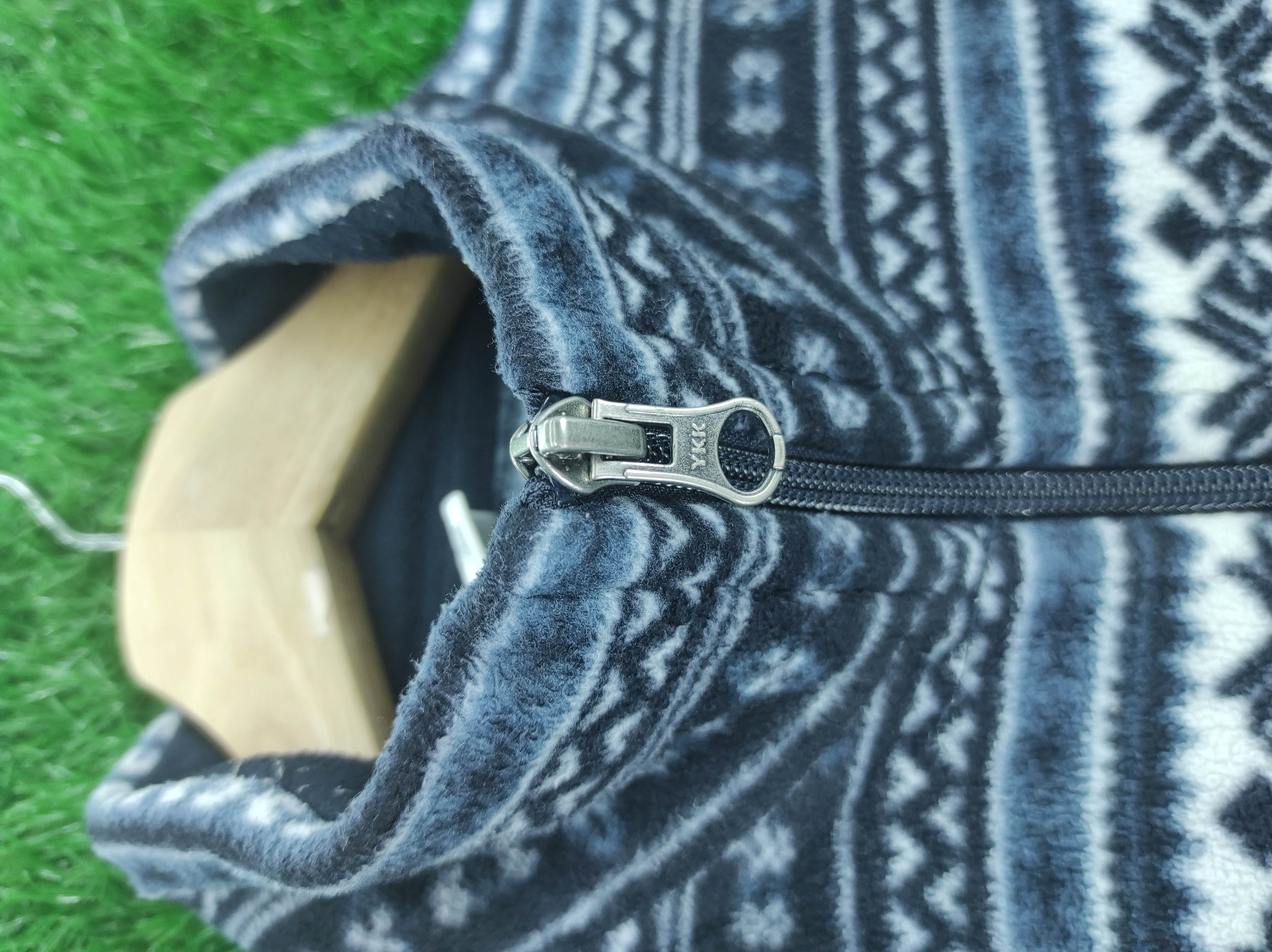Uniqlo printed fleece sales