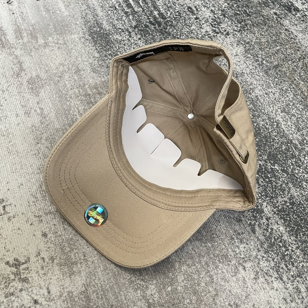 Stüssy STUSSY CAP LOW PROFILE CAP // KHAKI | hlnstuff