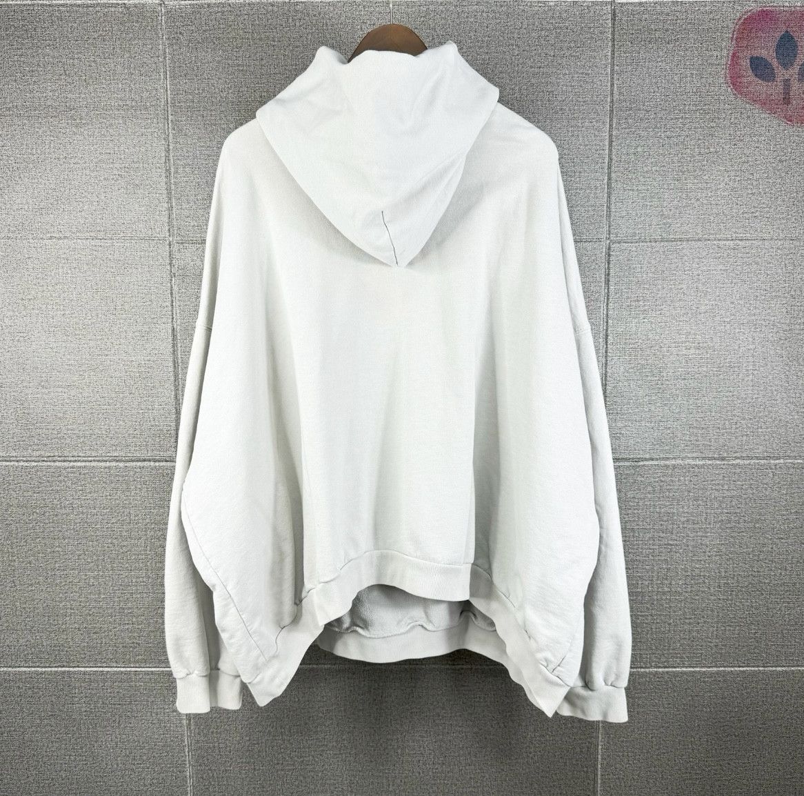 【BALENCIAGA】Balenciaga Oversized Hoodie ★関税送料込み Balenciaga Beverly Hills Oversized Hoodie | Saks Fifth Avenue