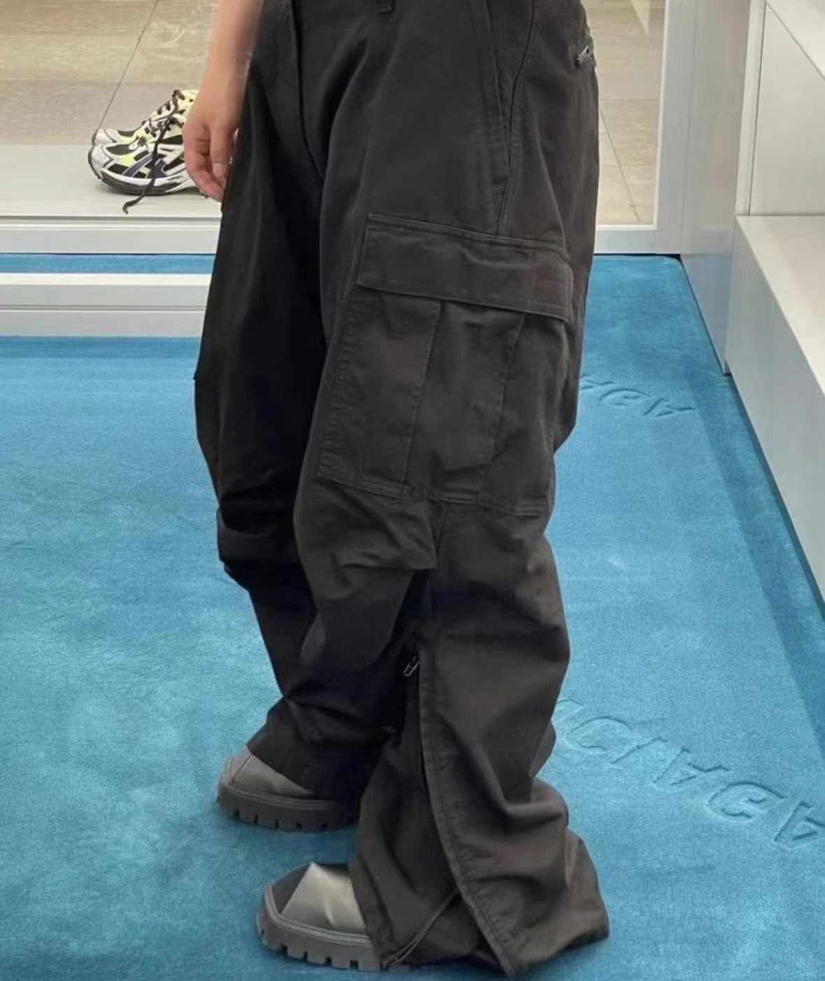 Balenciaga Balenciaga pulled cargo pants | Grailed