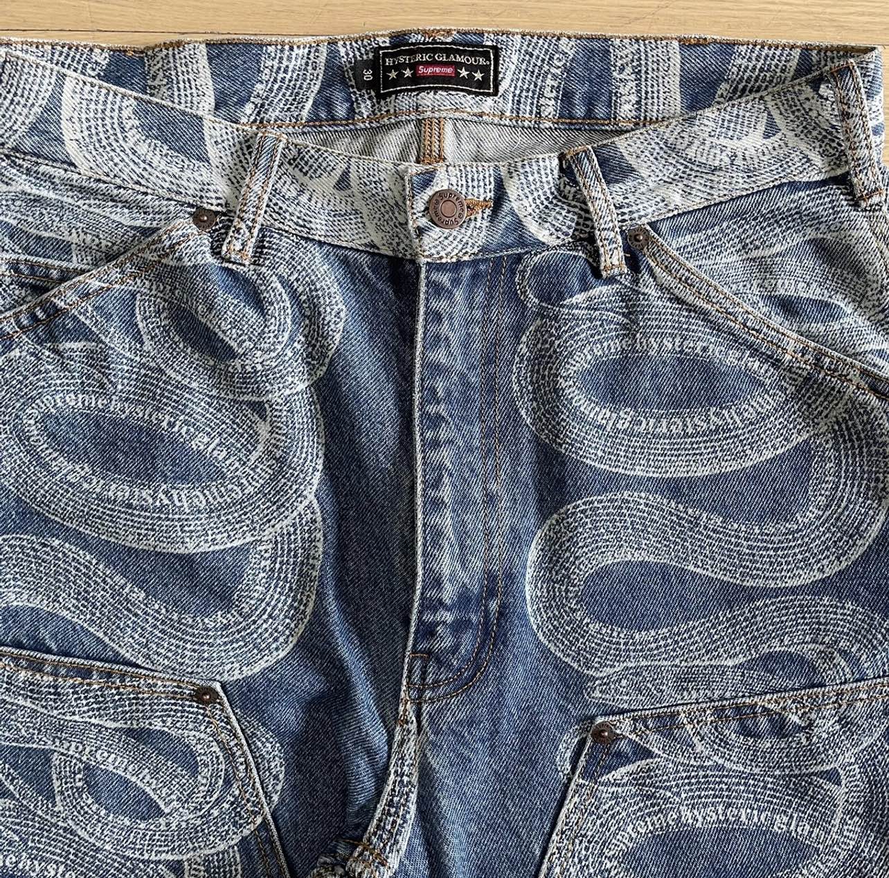Supreme SUPREME x HYSTERIC GLAMOUR “ SNAKE PRINT DOUBLE KNEE Supreme SUPREME x HYSTERIC GLAMOUR “ SNAKE PRINT DOUBLE KNEE