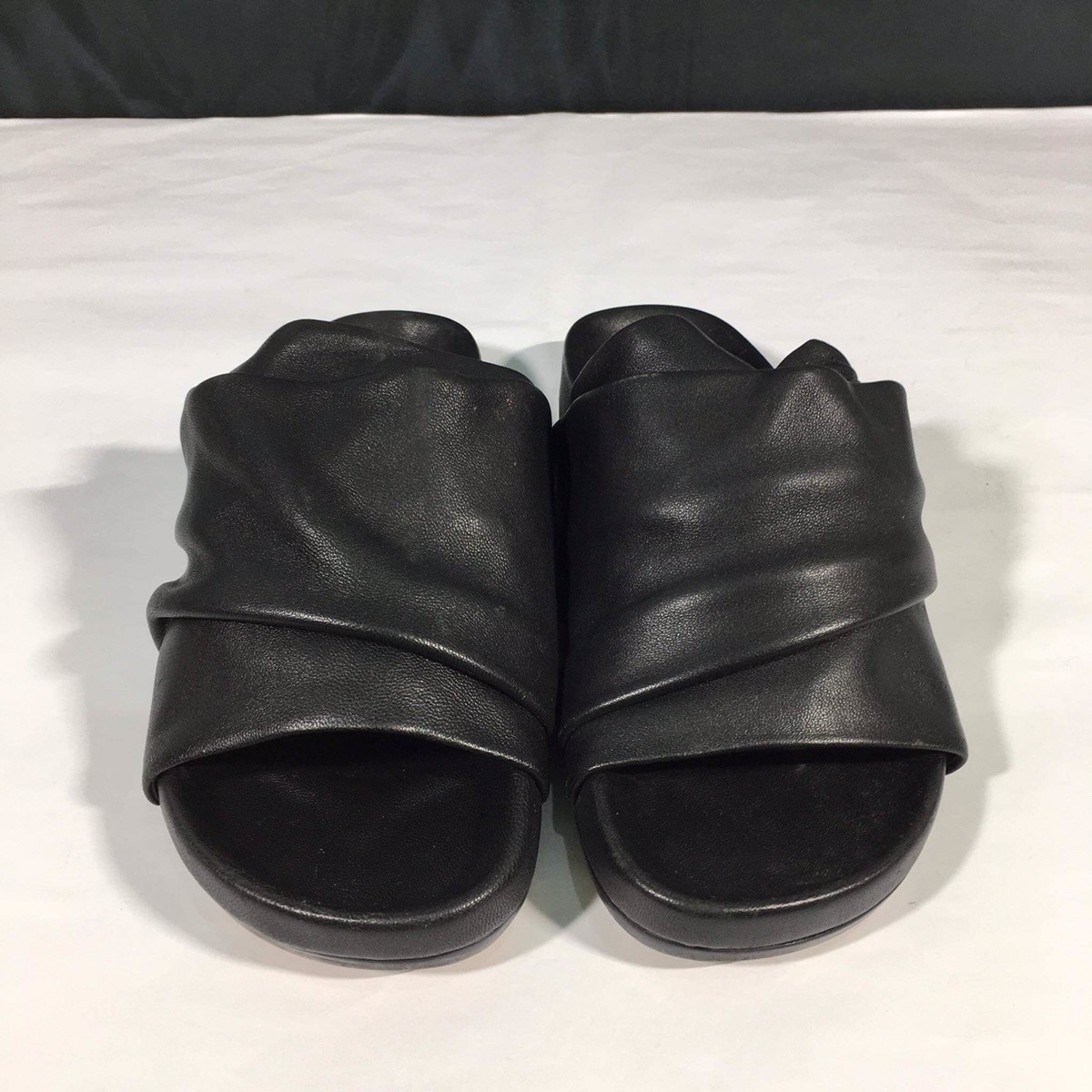 Rick Owens Mobius Granola レザーサンダル RICK OWENS Mobius Granola draped leather slides | THE OUTNET