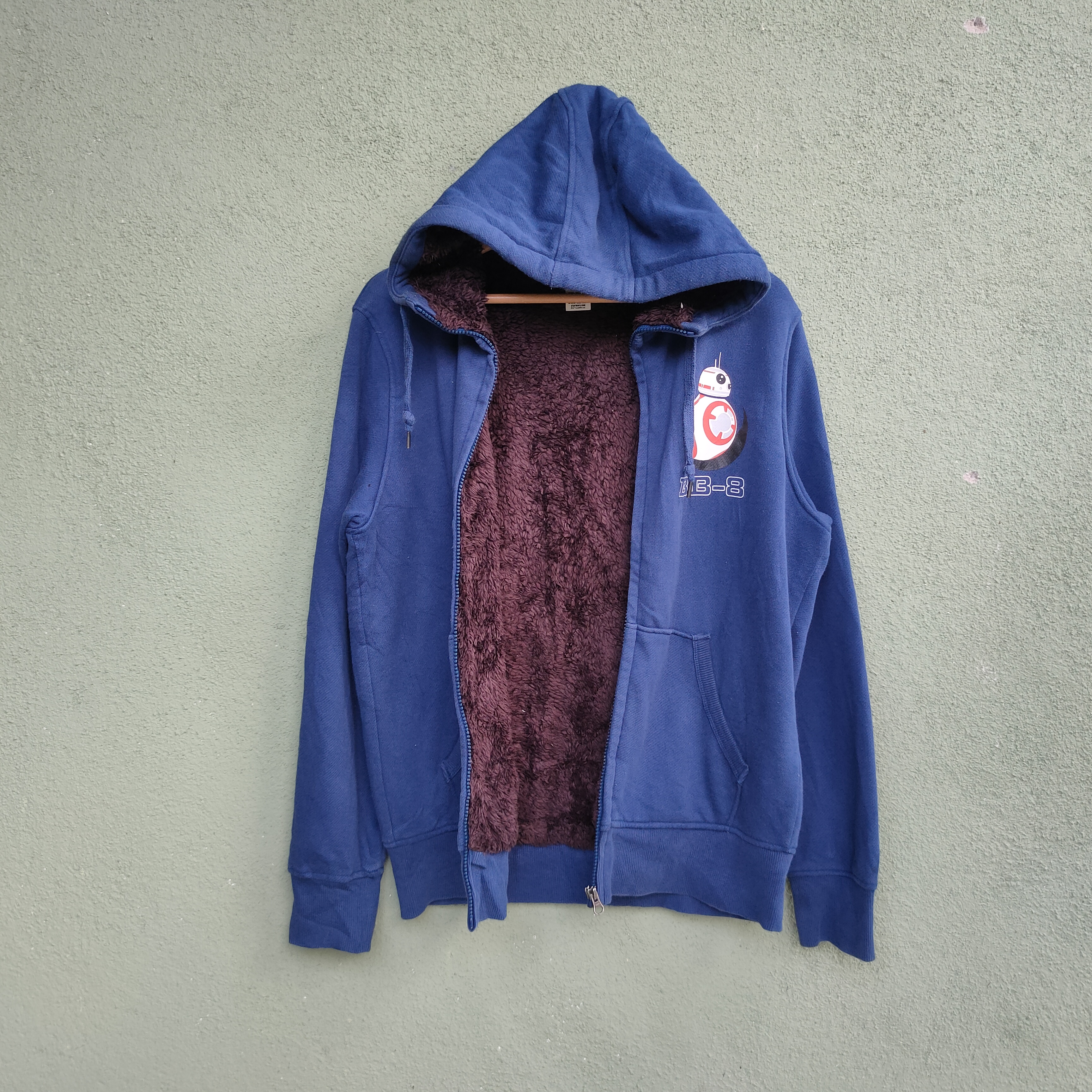 Star wars uniqlo hoodie hotsell