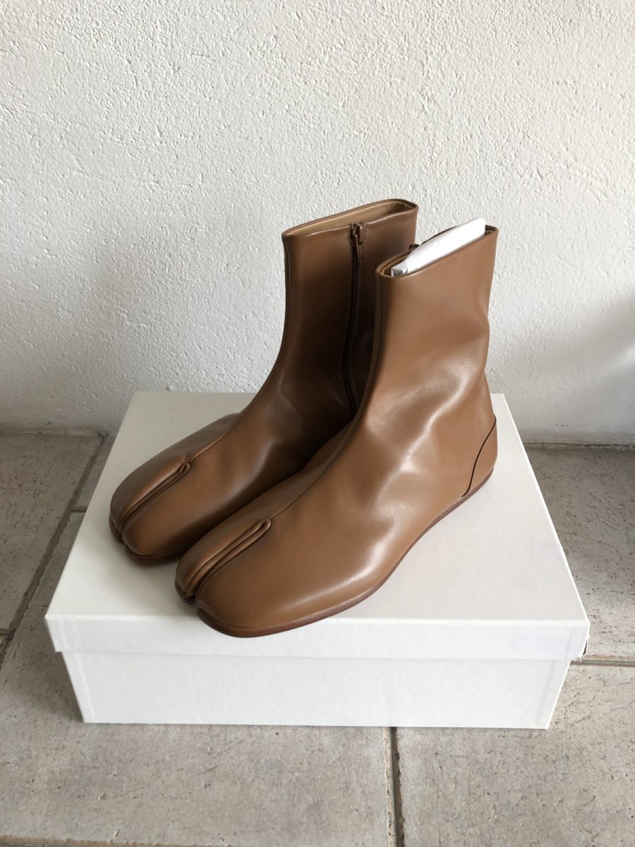 Maison Margiela Flat Tabi Ankle Boots | edoardomangia | REVERSIBLE