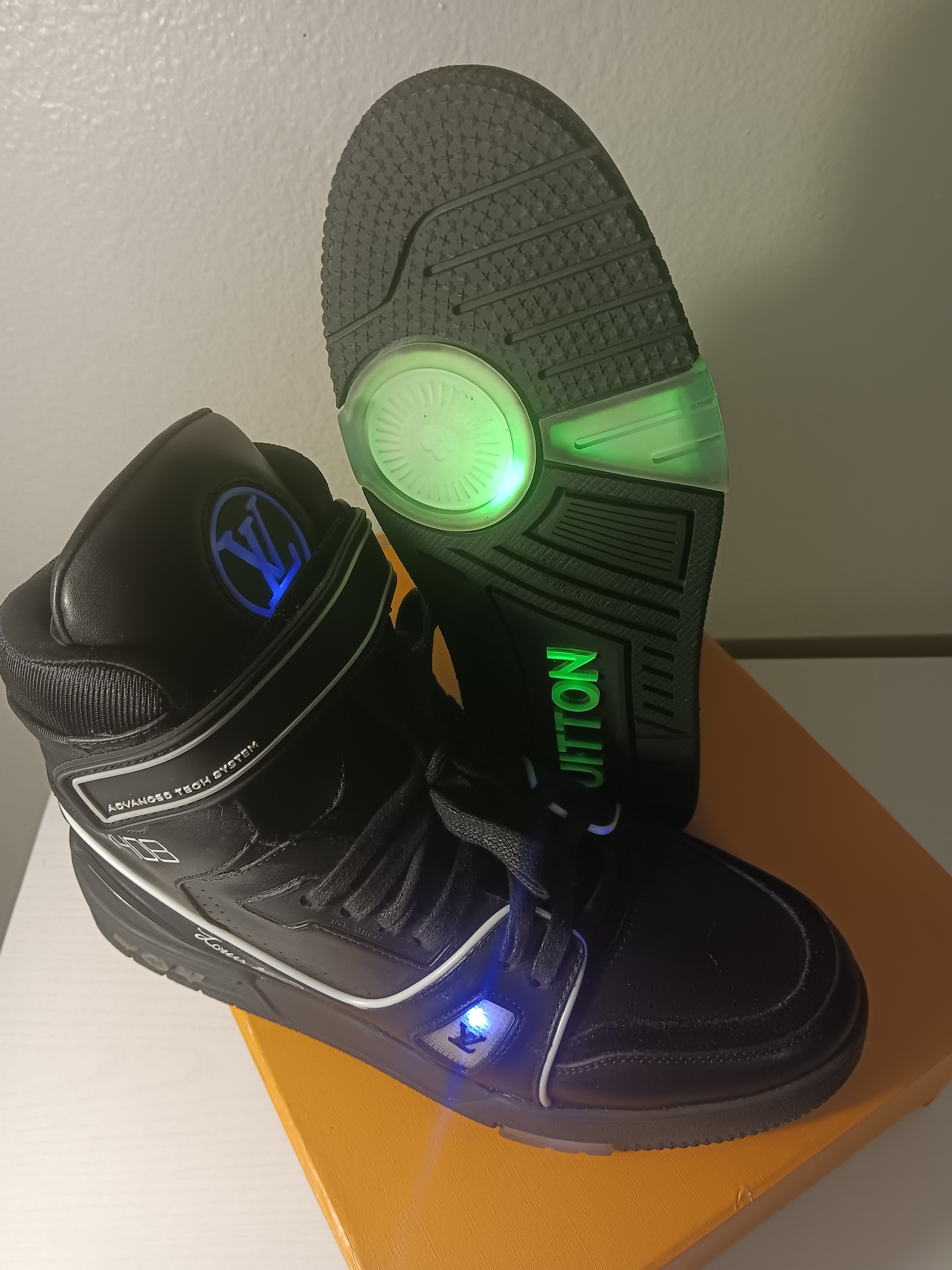 Louis Vuitton Louis Vuitton X408 phantomx REVERSIBLE