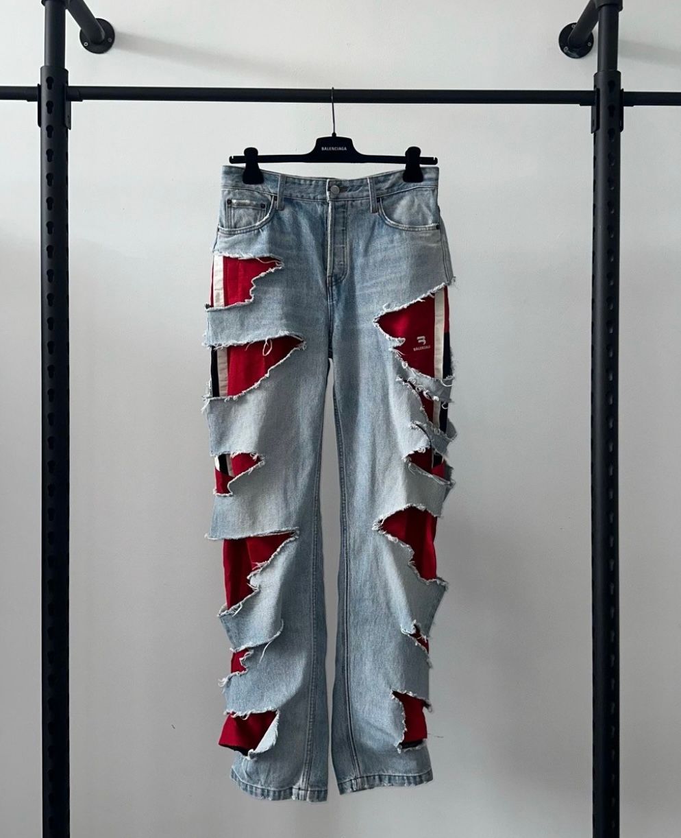 BALENCIAGA Balenciag ripped straight-leg jeans XS | ubvintage