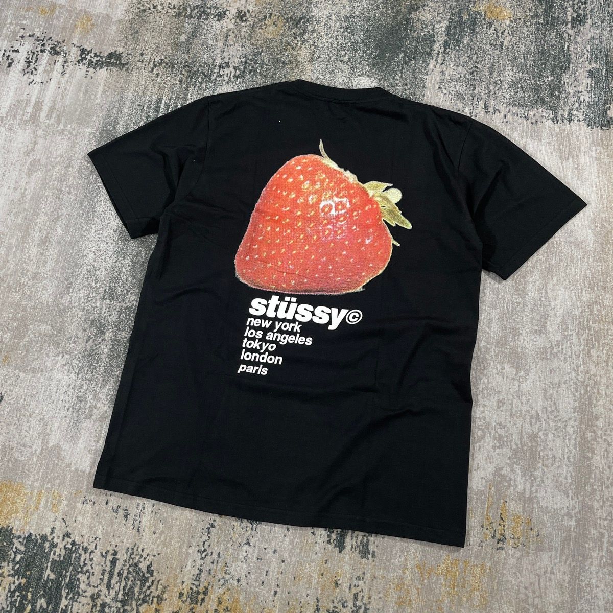 Stüssy STUSSY STRAWBERRY CITIES TEE // LARGE | hlnstuff | REVERSIBLE