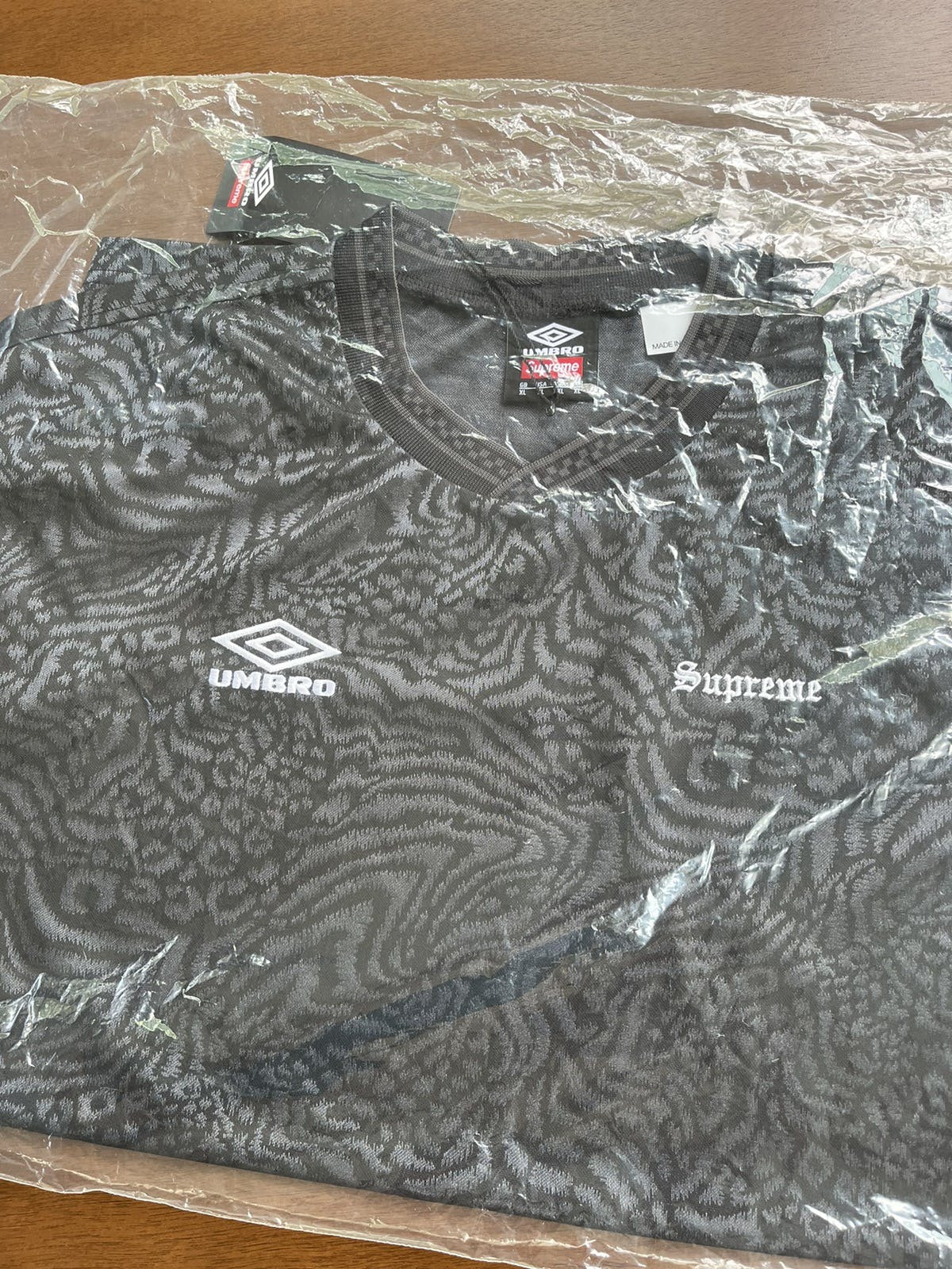 トップス 23SS Supreme Umbro Jacquard Animal Print Supreme Umbro Jacquard Animal Print Soccer Jersey (SS23) - $98