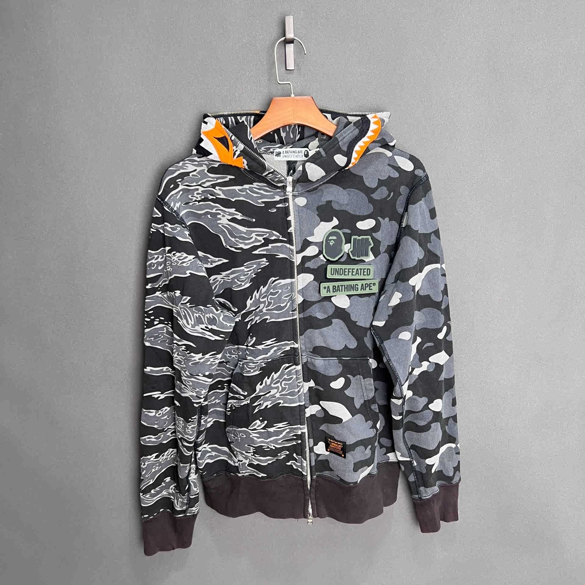 A BATHING APE × UNDEFEATED 571703.jpg