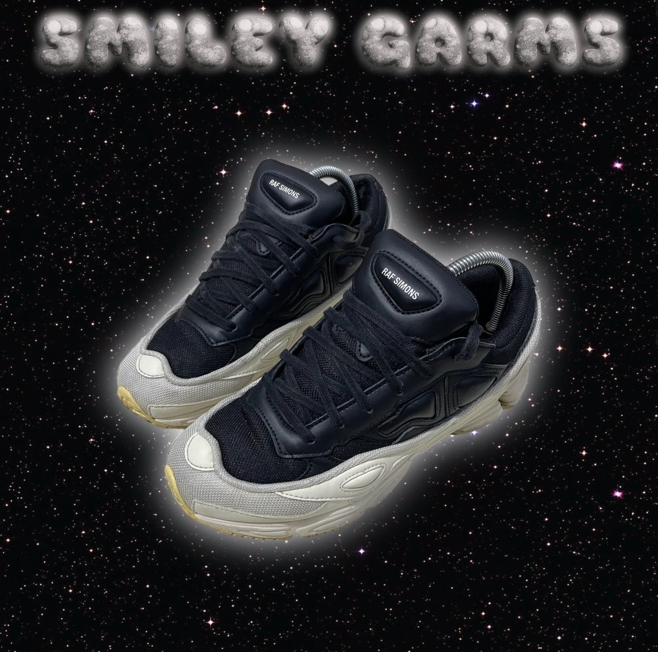 Raf Simons Raf Simons Ozweego Black And White smileygarms REVERSIBLE