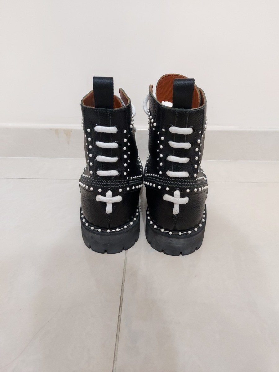 靴 SS2015 GIVENCHY Commando Boots Givenchy SS15 Contrast Lace Commando Boots - Ākaibu Store