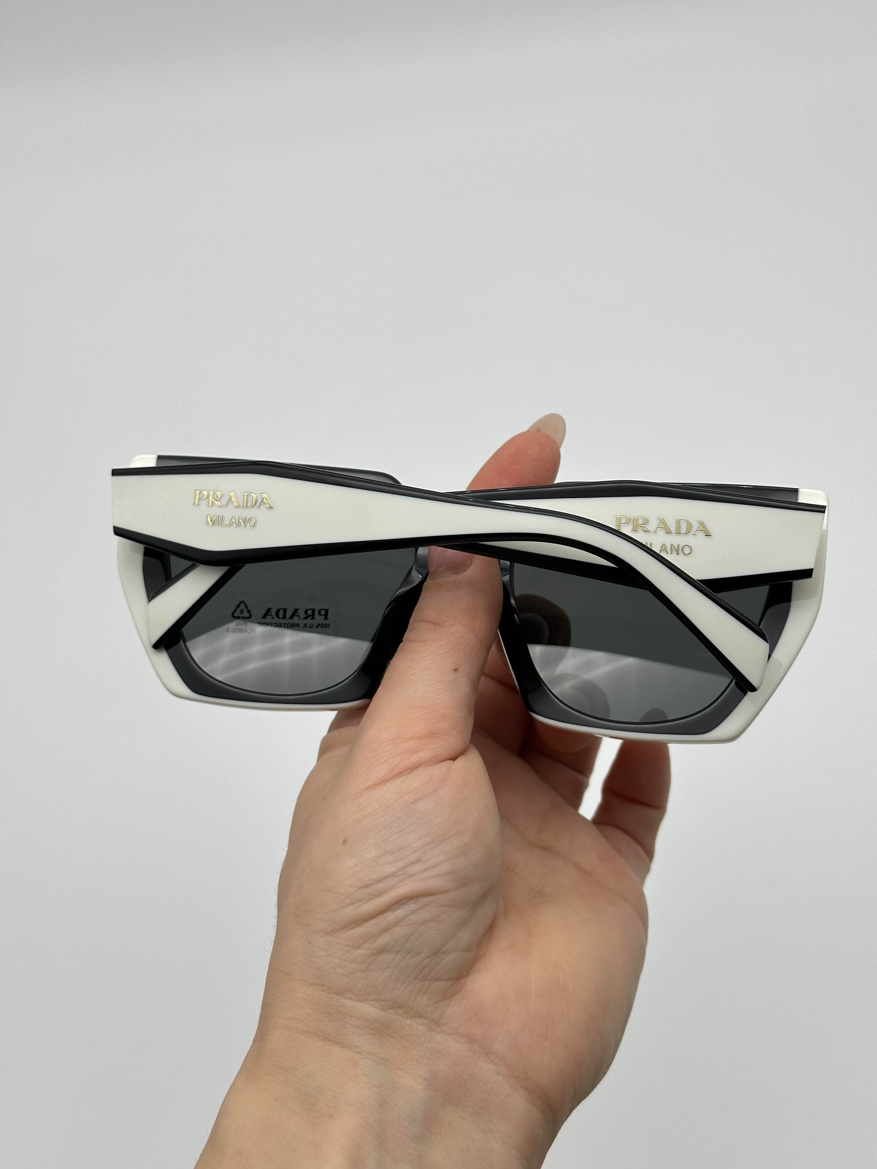 Authentic Prada SPR15W 09Q5S0 Sunglasses Black White Prada PR15WS 09Q5S0 Rectangle Sunglasses in Black and White  main image 2