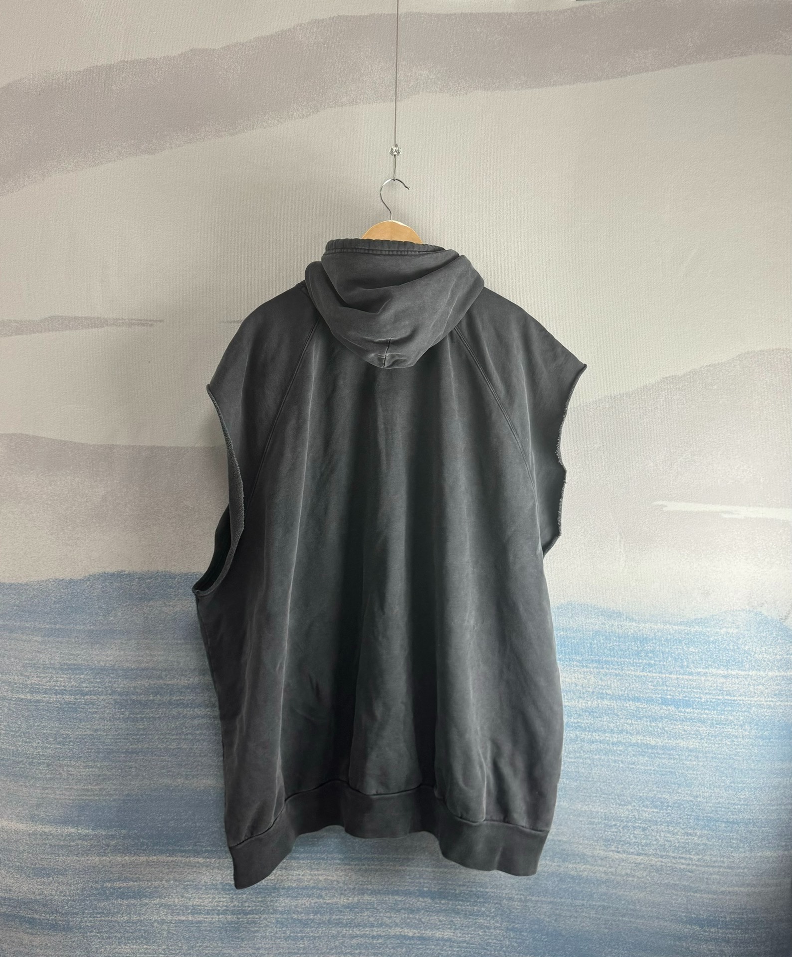 BALENCIAGA Balenciaga Black and Grey 3B Embroidered Sleeveless