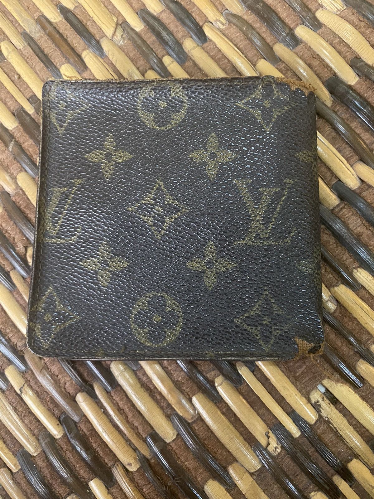 NEWNEW VINTAGE fashion LOUIS VUITTON MONOGRAM MENS BIFOLD WALLET