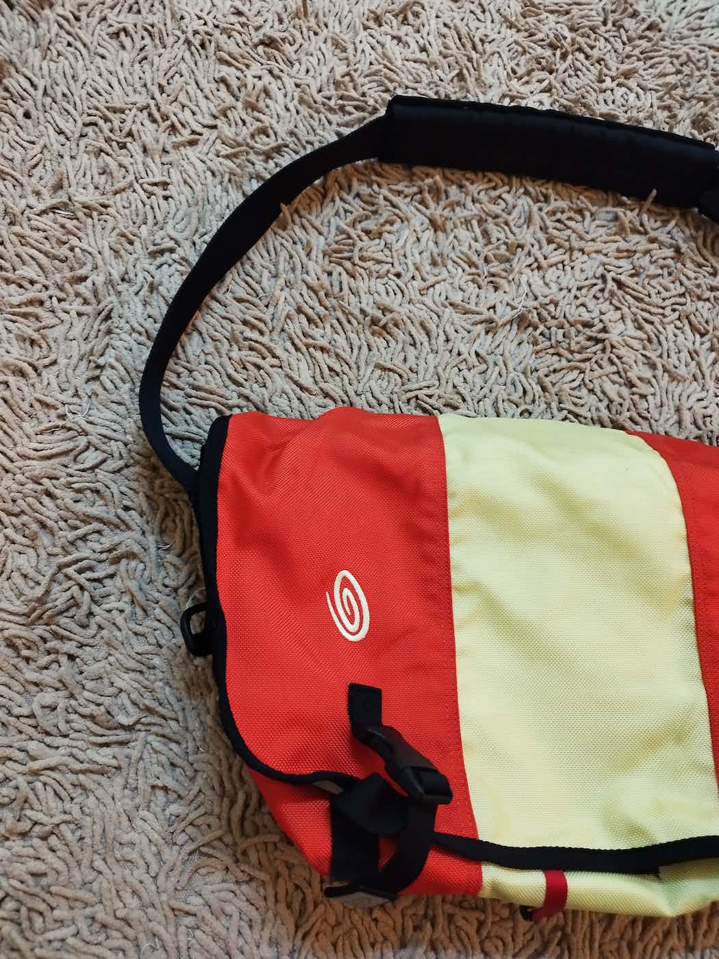 Other Designers Vintage Timbuk2 Messenger Bag. 90s Y2K