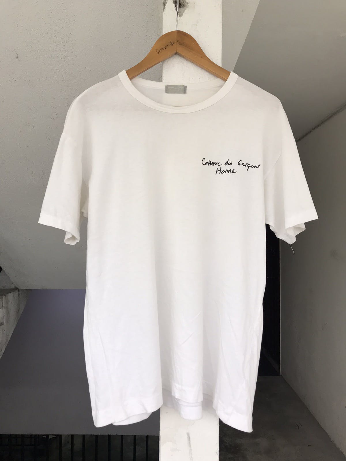 Cdg homme logo retailer tee