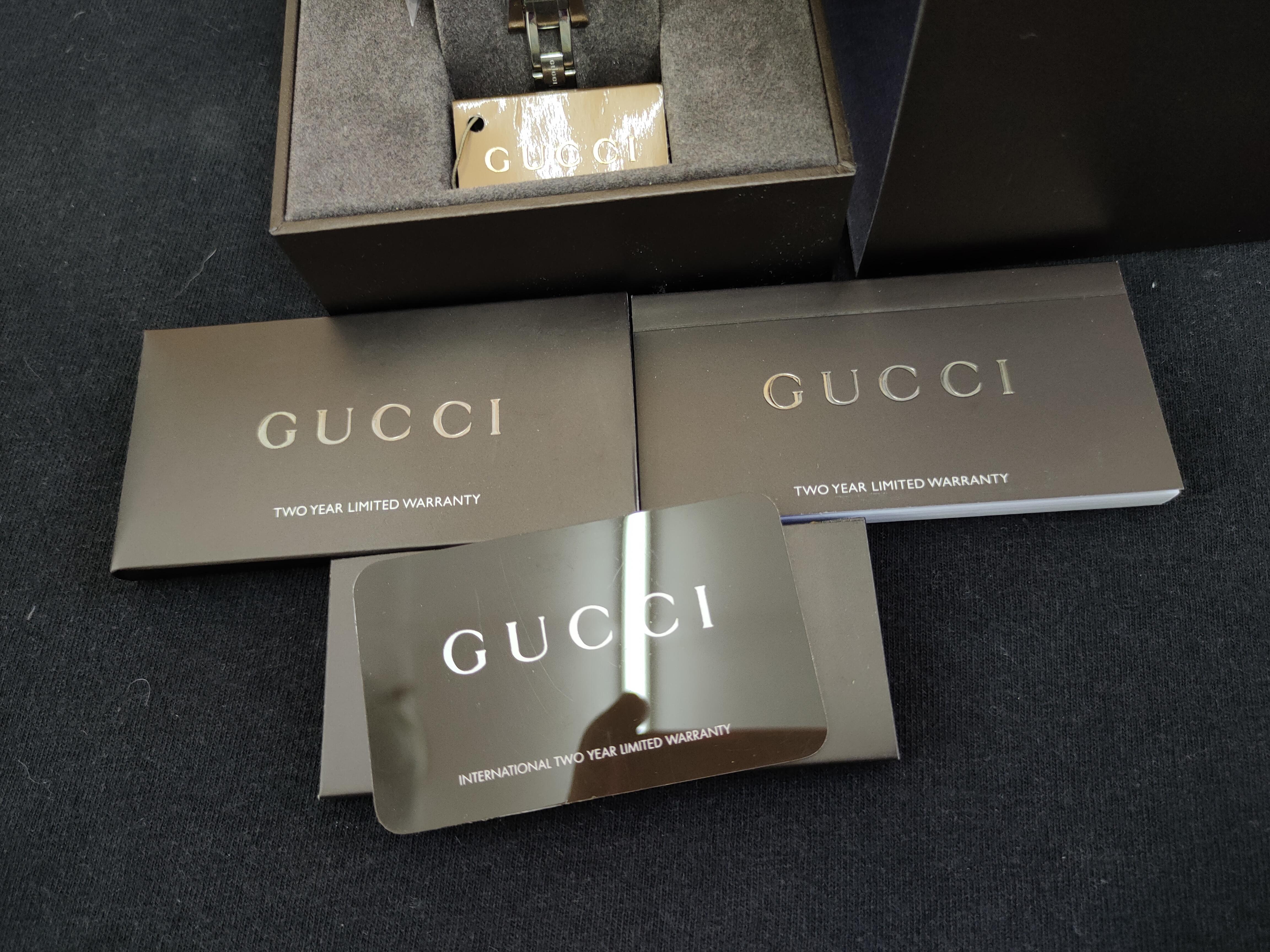 Gucci ノベルティ  缶 BOX Gucci Box - Black & White - Storage Or Gift Box 7.25” x 7.25