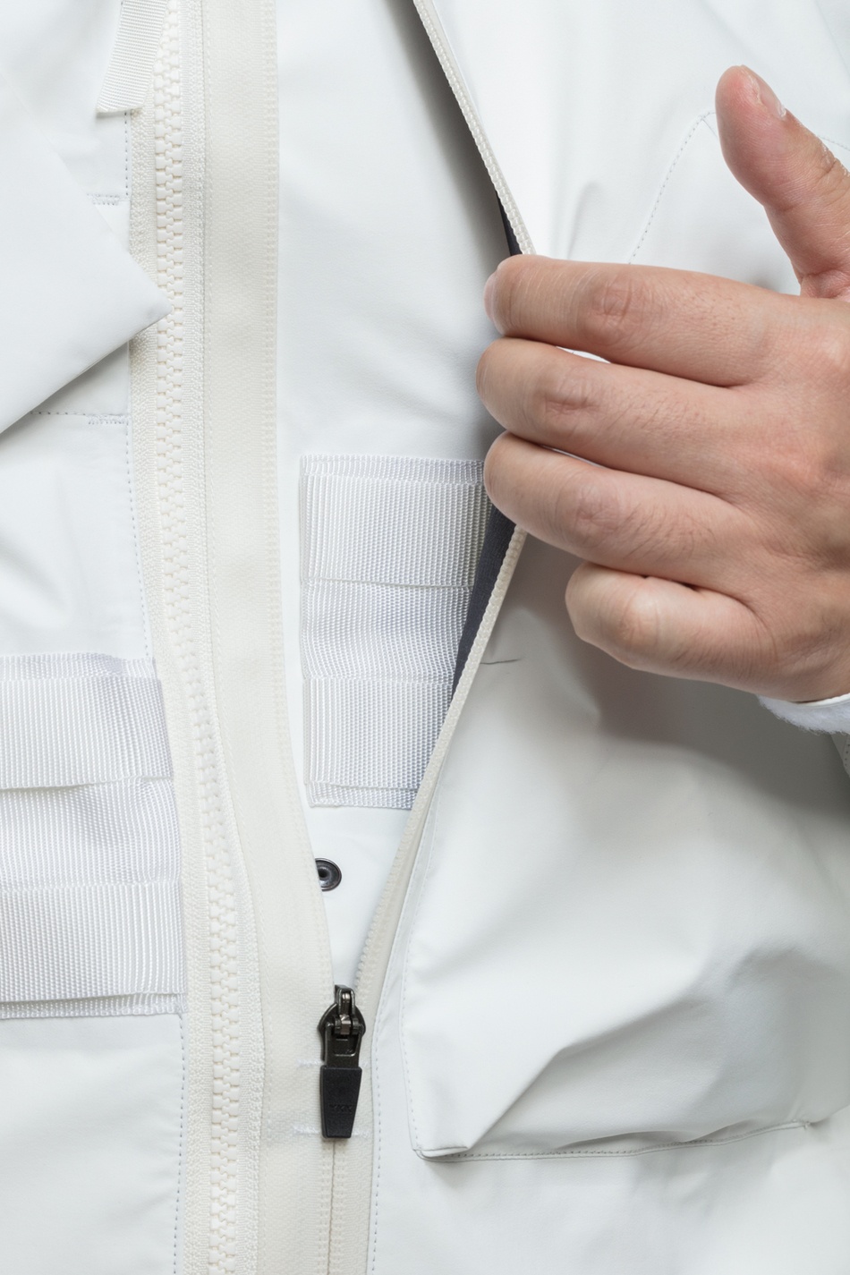 J47TS-GT-WHT 3L Gore-Tex® Pro Tec Sys Interops Jacket White - 14