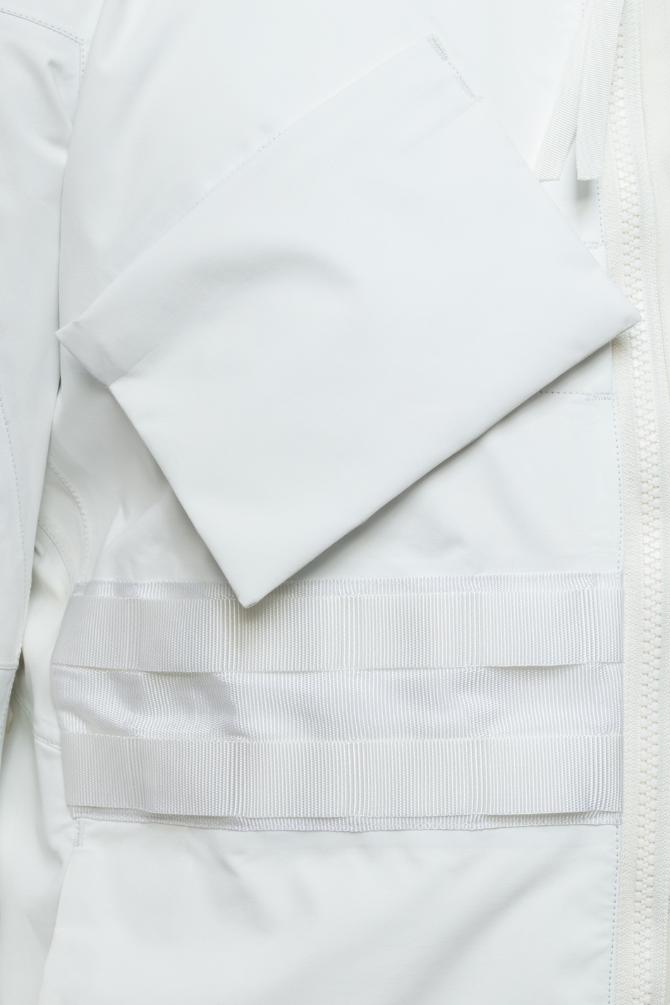 J47TS-GT-WHT 3L Gore-Tex® Pro Tec Sys Interops Jacket White - 37