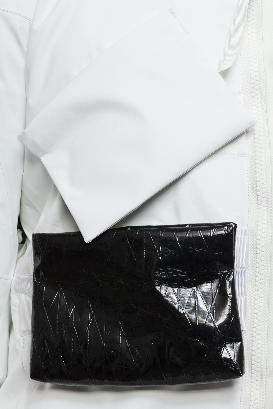 J47TS-GT-WHT 3L Gore-Tex® Pro Tec Sys Interops Jacket White - 38
