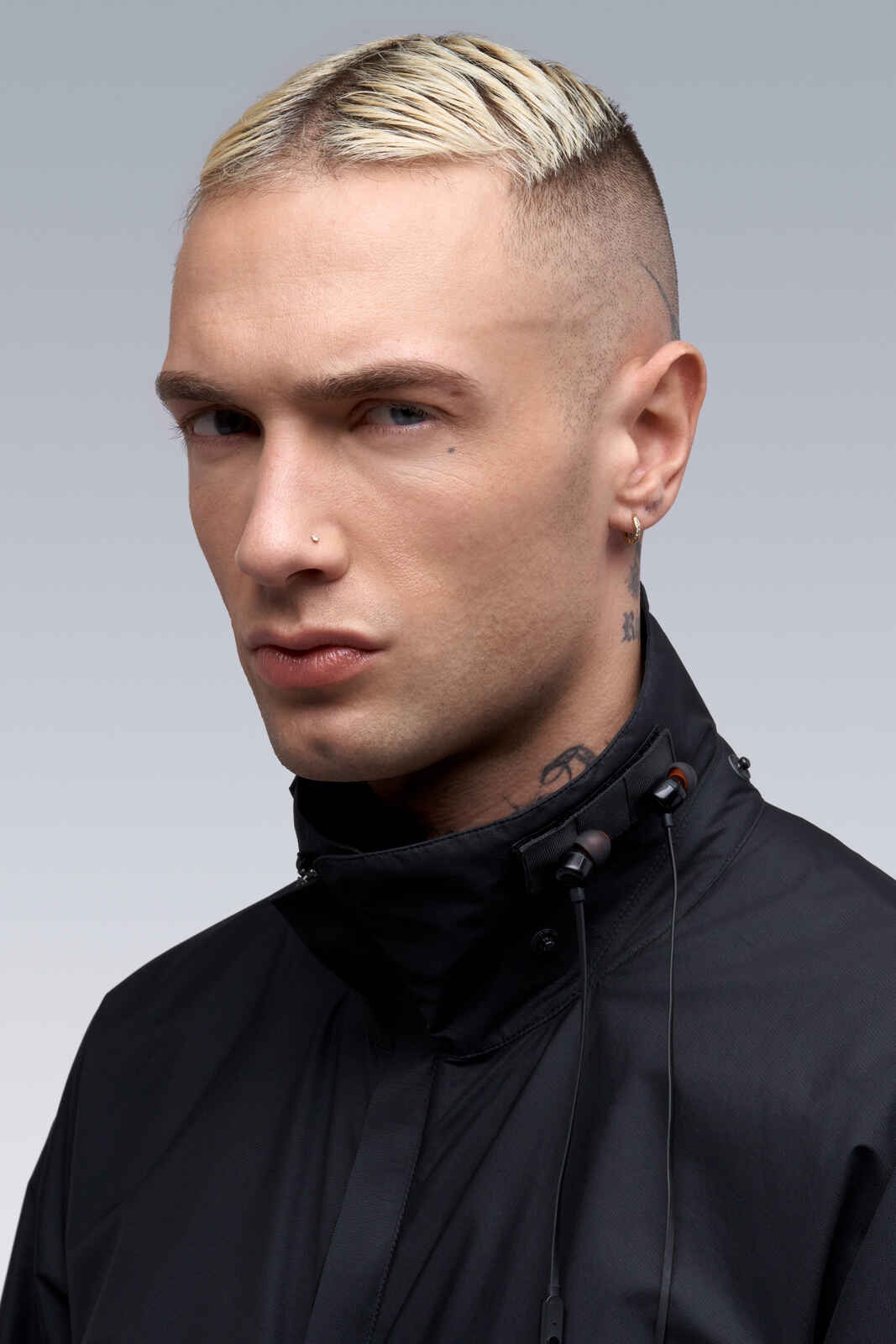 J28-WS 2L Gore-Tex Infinium™ Windstopper® Interops Jacket Black - 10