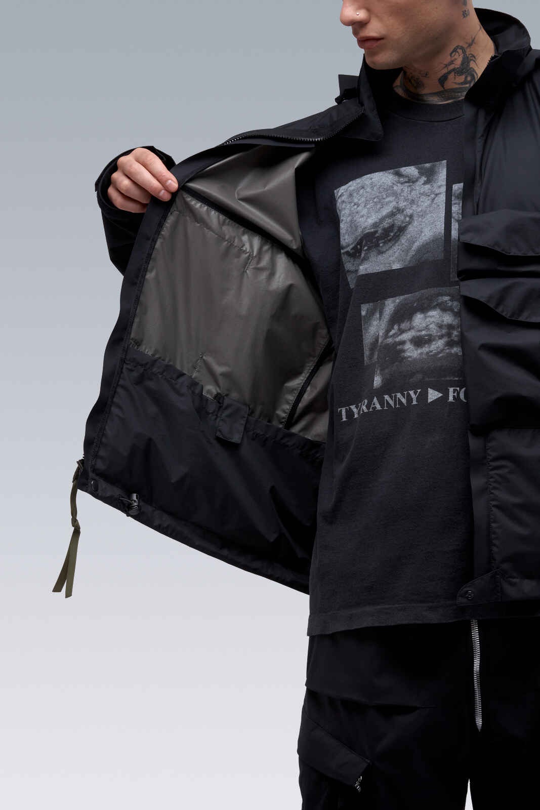 J28-WS 2L Gore-Tex Infinium™ Windstopper® Interops Jacket Black - 17