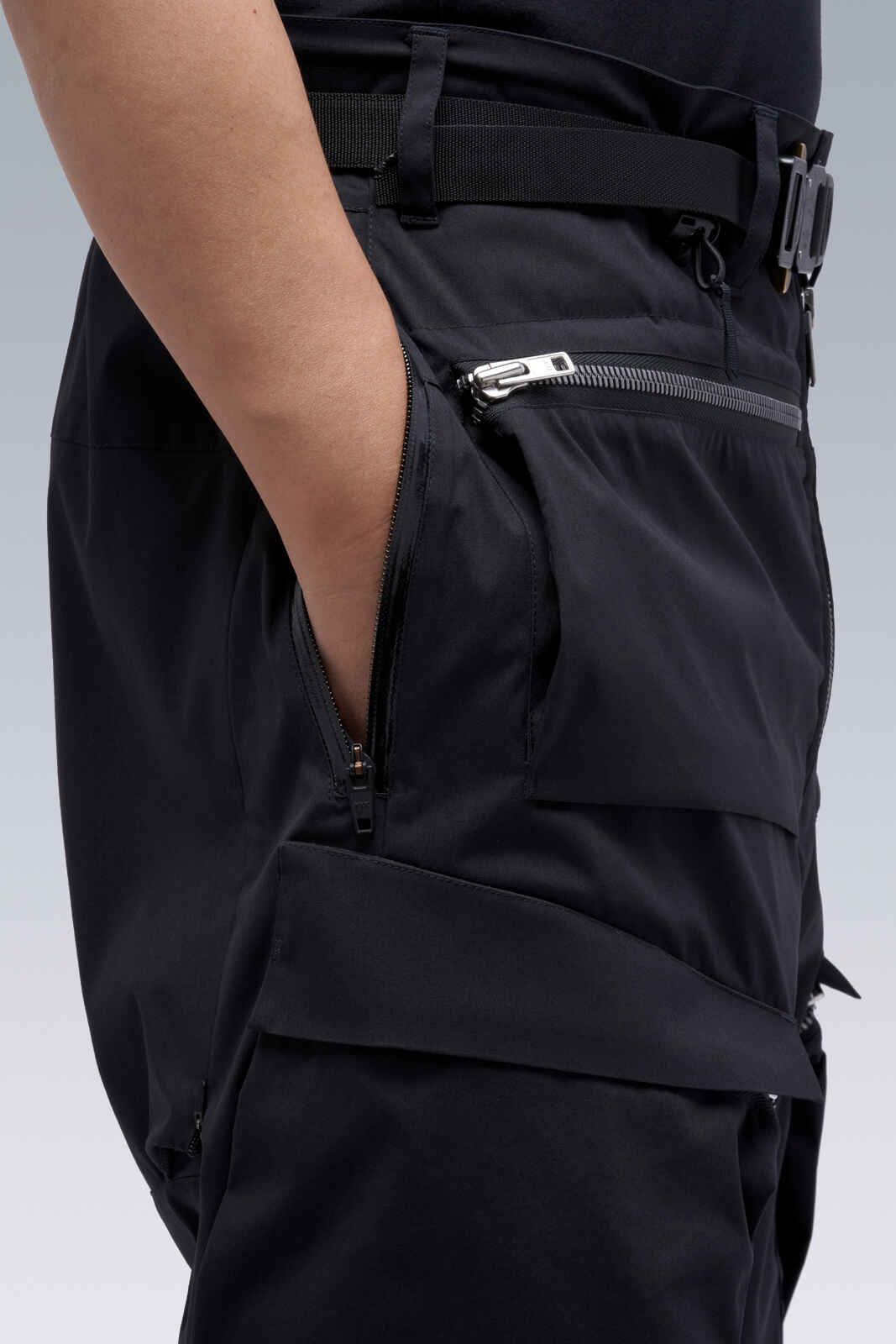 ACRONYM P38-E Encapsulated Nylon Cargo Pant Black | REVERSIBLE