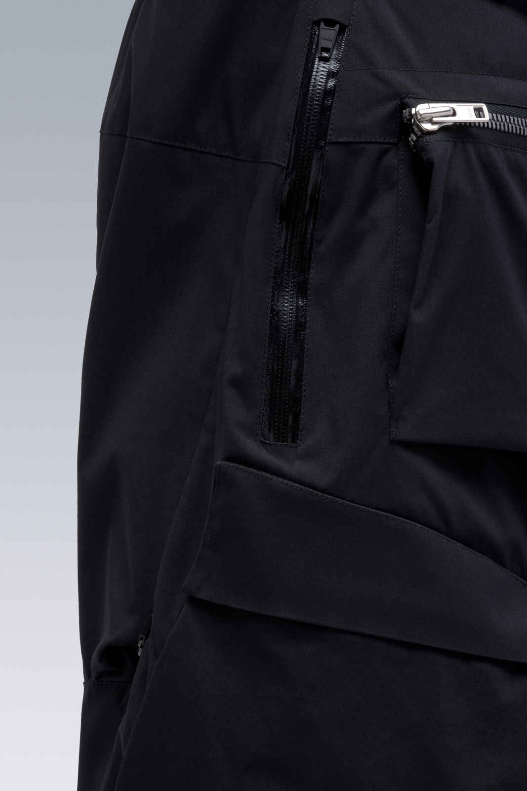 P38-E Encapsulated Nylon Cargo Pant Black - 17