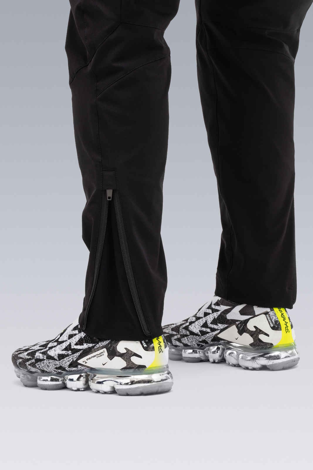 P10A-DS schoeller® Dryskin™ Articulated Cargo Pant Black - 17