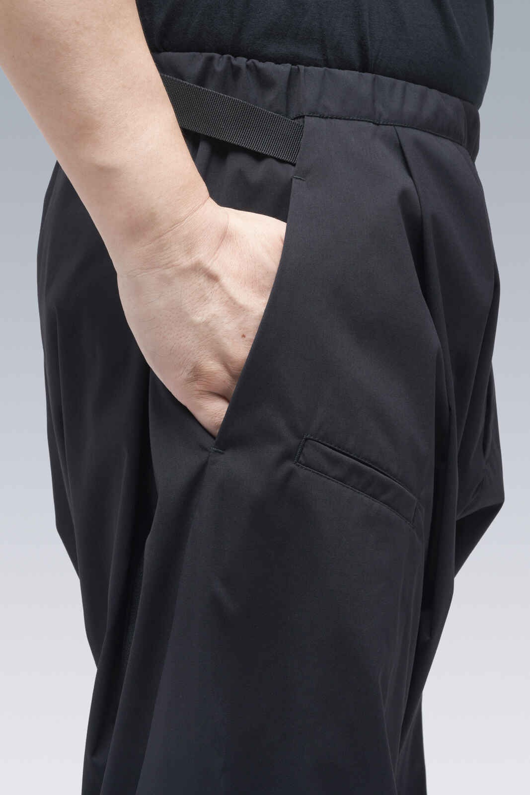 P36-E Encapsulated Nylon Pleated Drawcord Trouser - 7