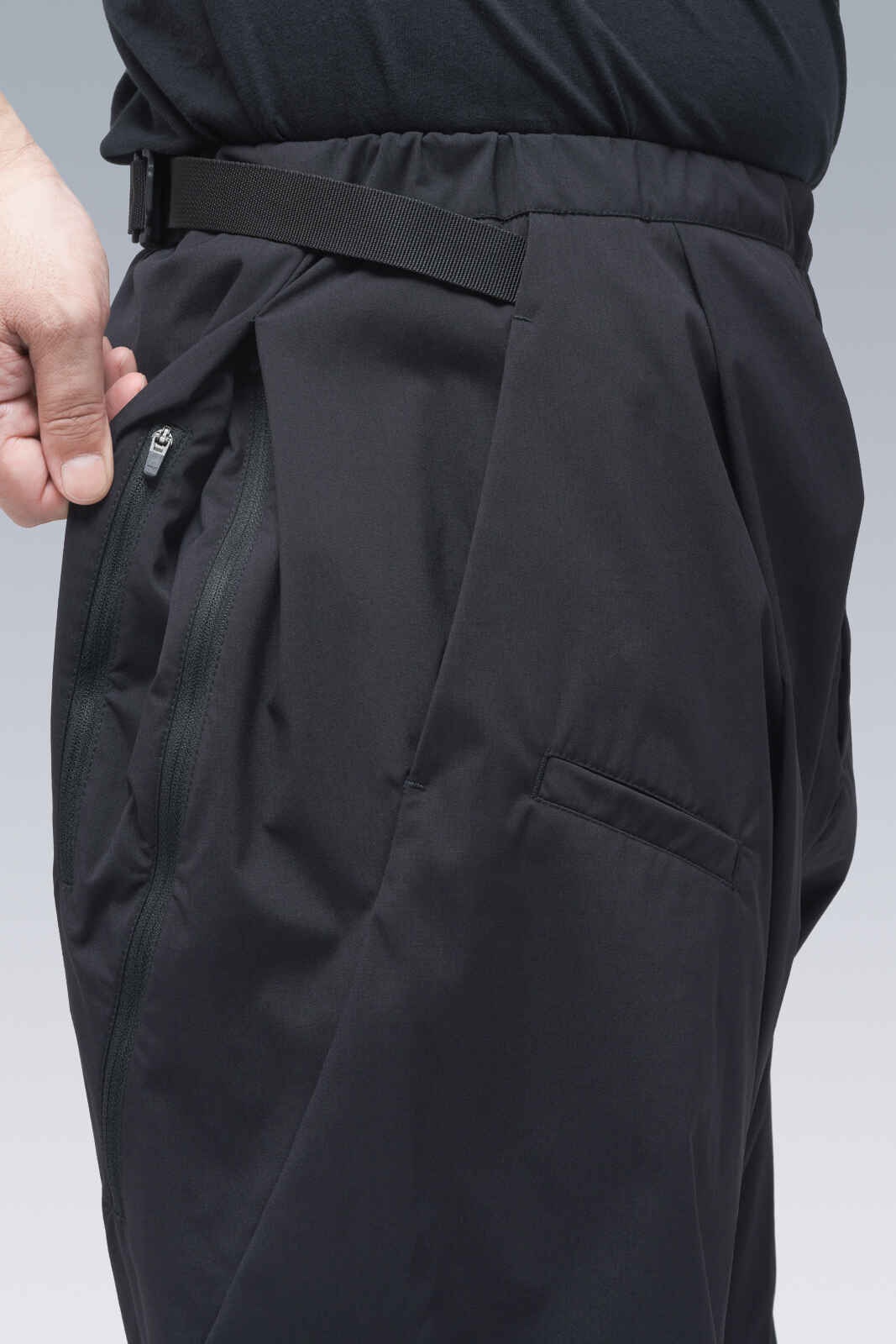 P36-E Encapsulated Nylon Pleated Drawcord Trouser - 9