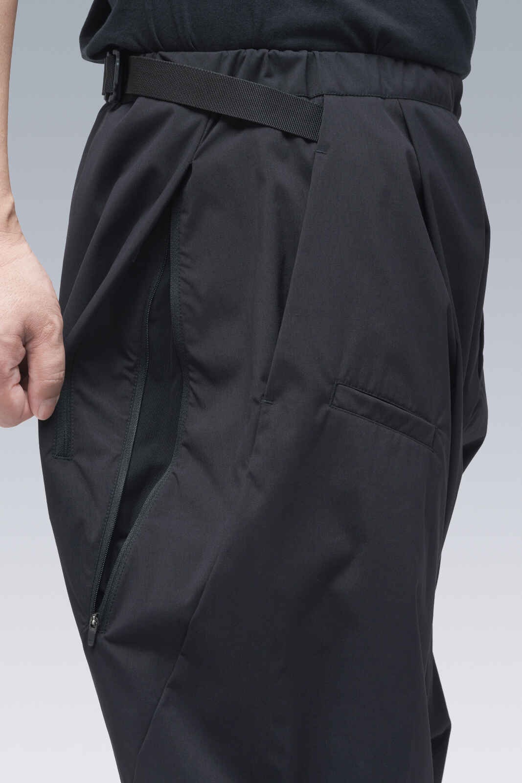 P36-E Encapsulated Nylon Pleated Drawcord Trouser - 11
