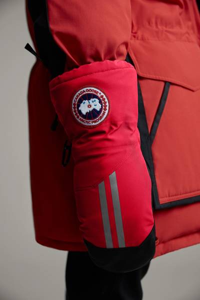Canada Goose SNOW MANTRA MITTS outlook
