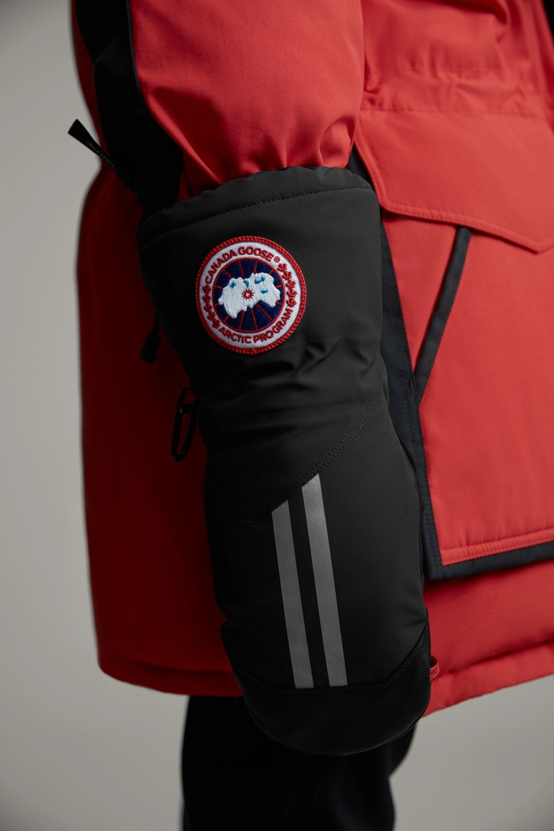 Canada Goose SNOW MANTRA MITTS outlook