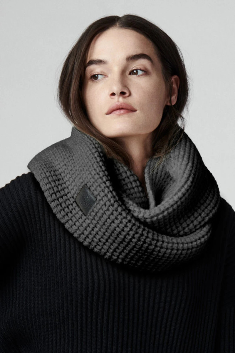 Canada Goose WAFFLE INFINITY SCARF outlook