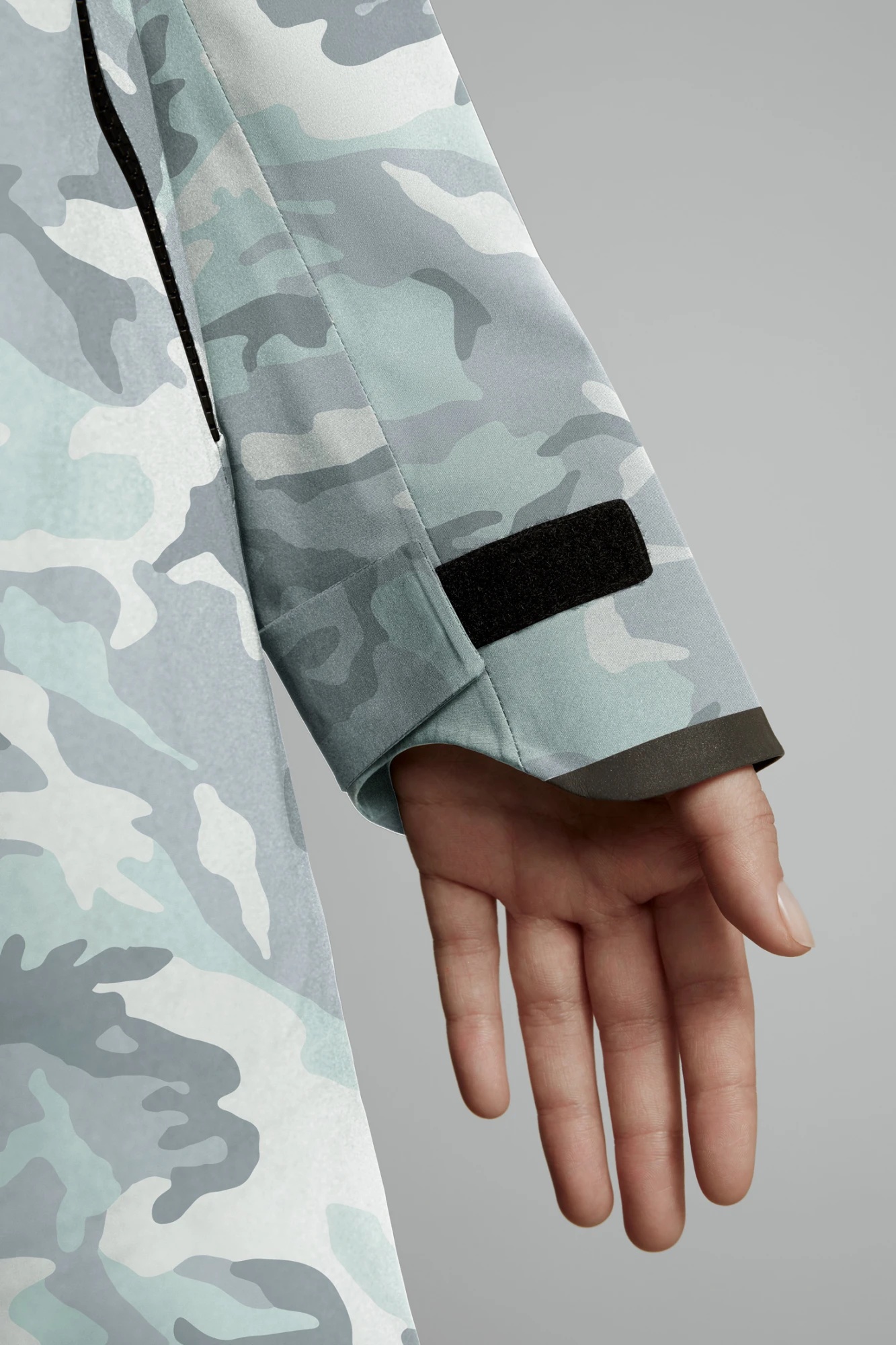 WOMEN'S KITSILANO RAIN JACKET BLACK LABEL PRINT - 11
