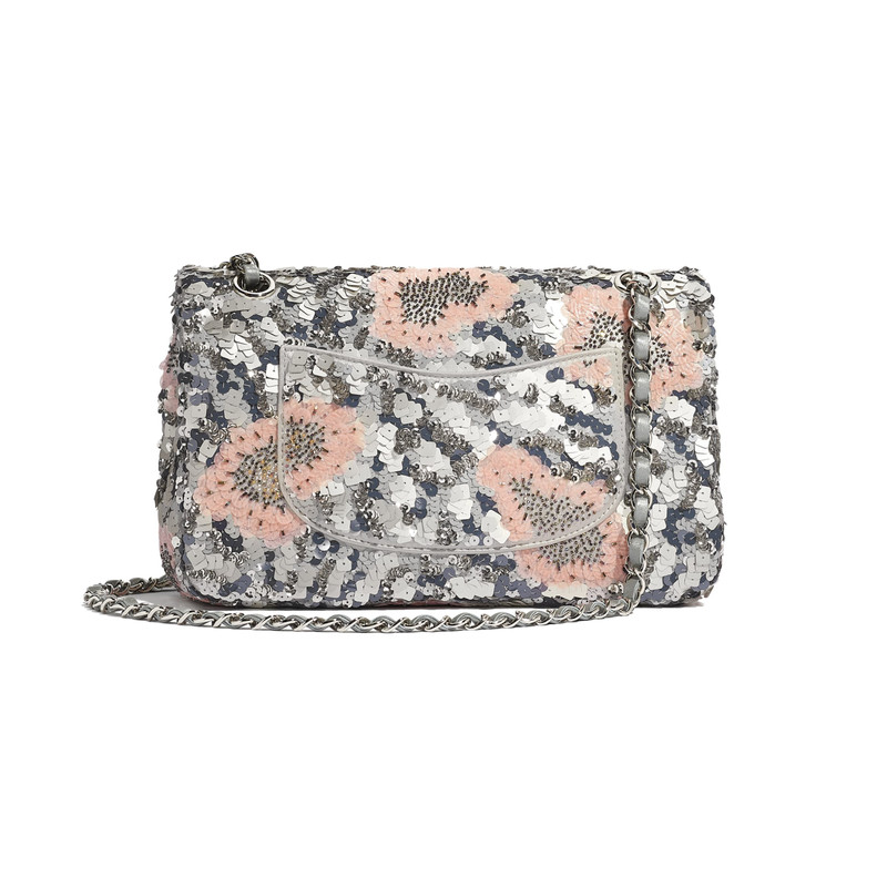 CHANEL Classic Handbag outlook