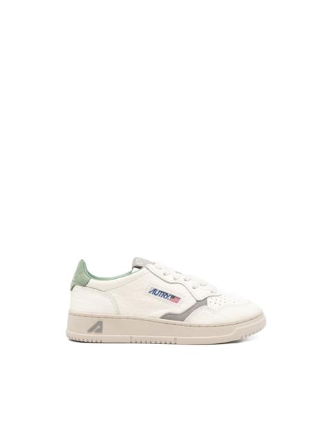 AUTRY grained medalist low leather sneakers