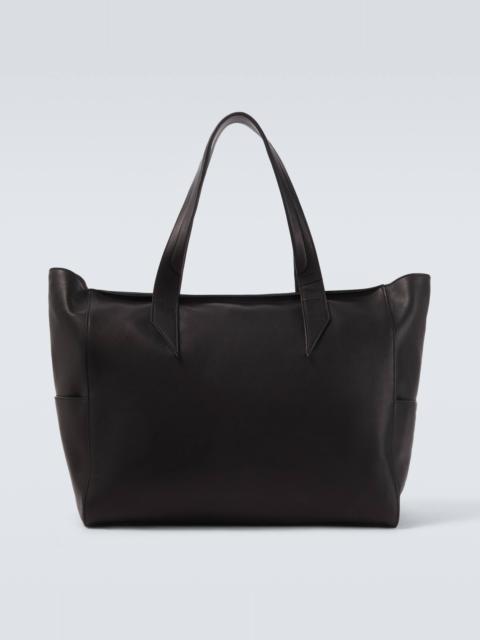 MÉTIER Passerby East-West leather duffel bag