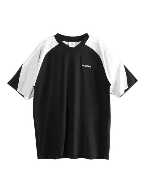 VETEMENTS raglan-sleeve V-neck T-shirt