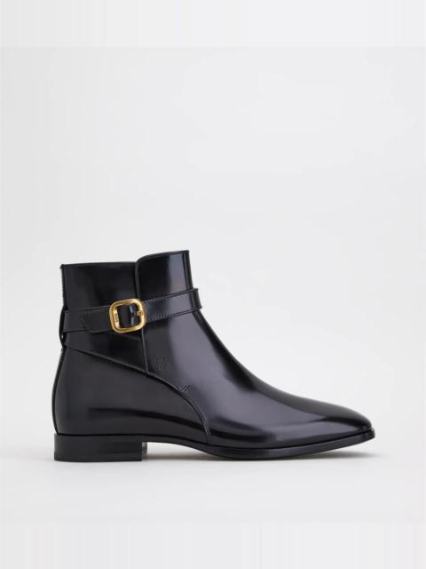 Tod's ANKLE BOOTS IN LEATHER - BLACK