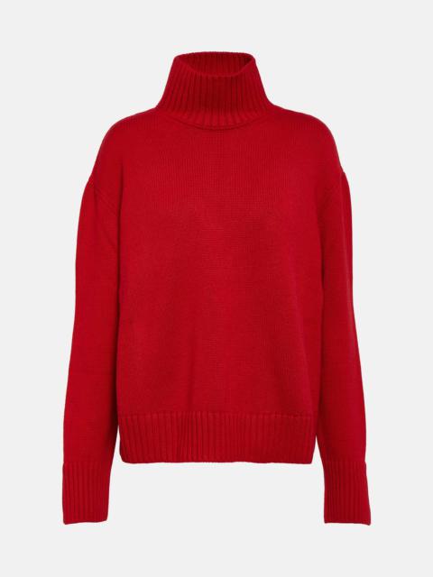 Oversized cashmere turtleneck sweater